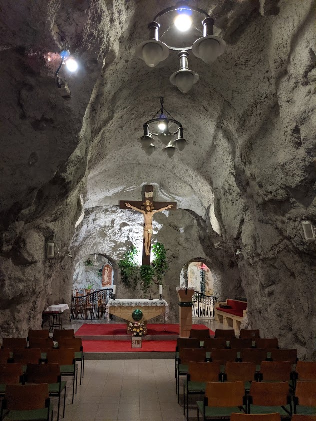 Cosa visitare a Budapest in 4 giorni: la Chiesa nella roccia