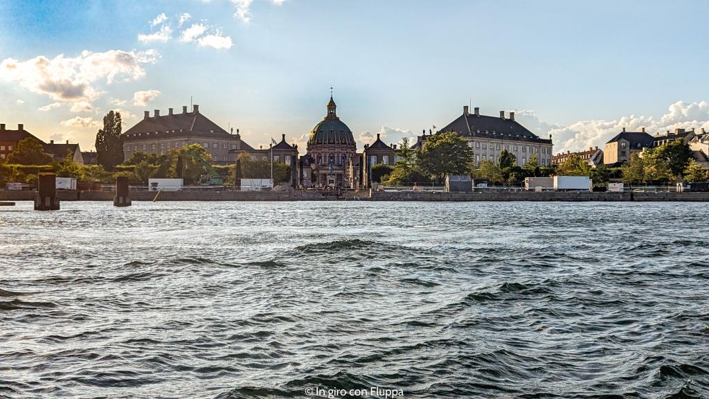 Giro in battello sui canali di Copenhagen