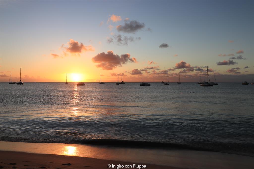 Cosa fare a Santa Lucia, Caraibi: tramonto a Reduit Beach