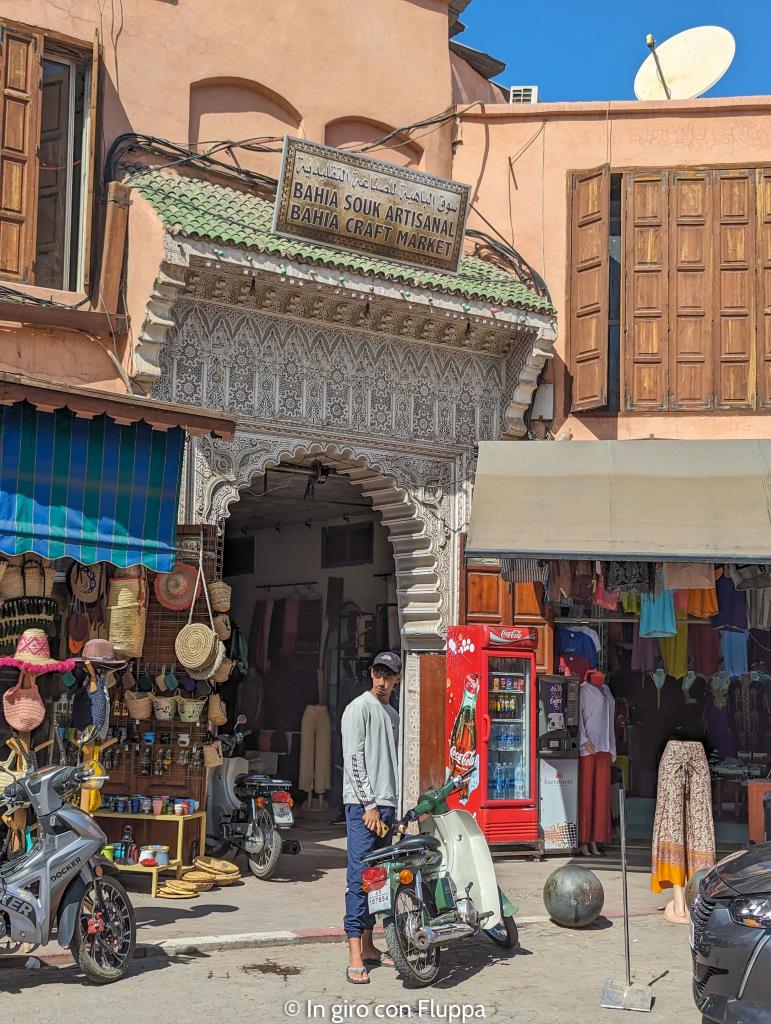 Ingresso di un souk a Marrakech