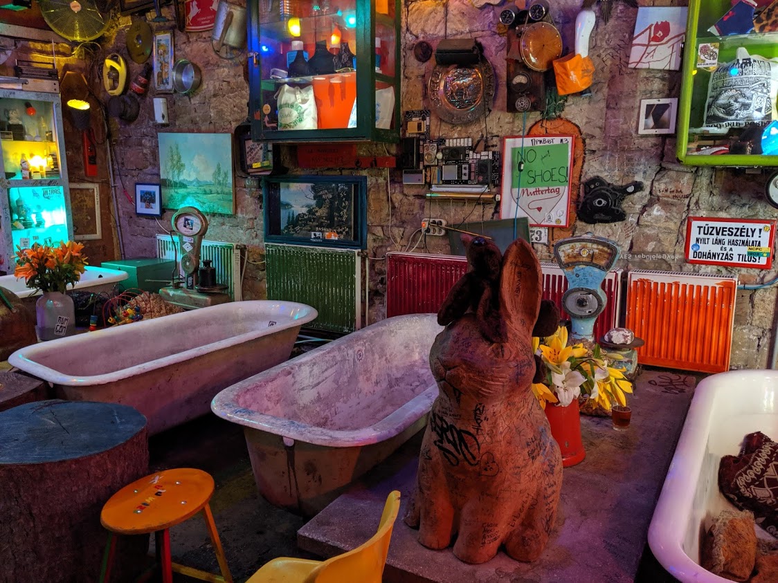 I Ruin Pub di Budapest - Szimpla Kert