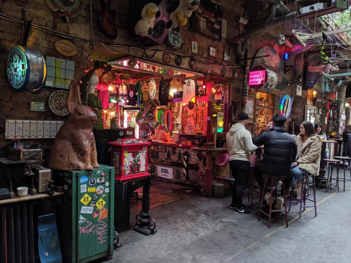 I Ruin Pub di Budapest - Szimpla Kert