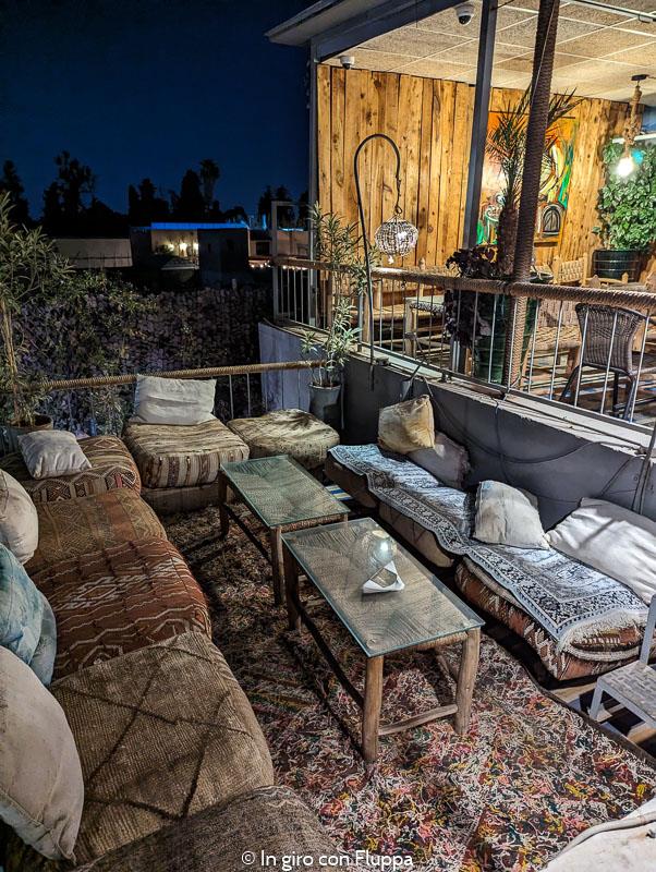 M Rooftop by Medina Heritage: divanetti