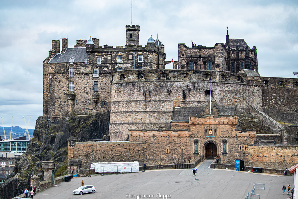 Castello di Edimburgo durante l'ora blu