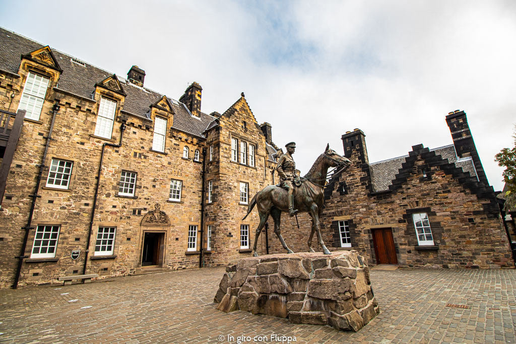 Statua di Douglas Haig nel castello di Edimburgo