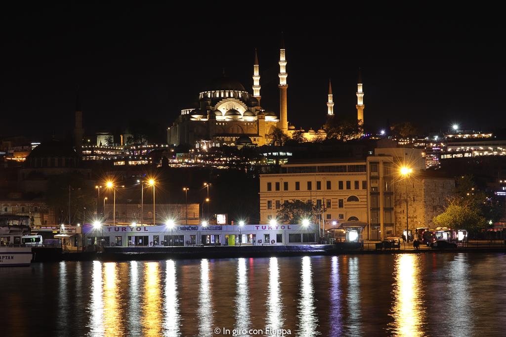 Istanbul, Crociera sul Bosforo di sera