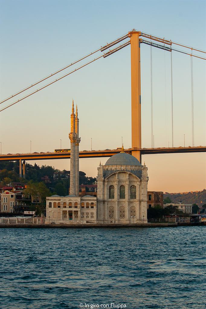 Istanbul, Crociera sul Bosforo