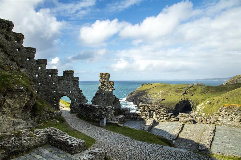 Castello di Tintagel. Credits: Matt Jessop, visitcornwall.com