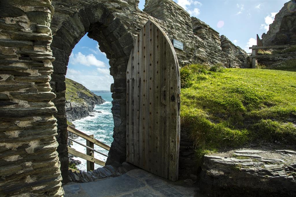 Castello di Tintagel. Credits: Matt Jessop, visitcornwall.com