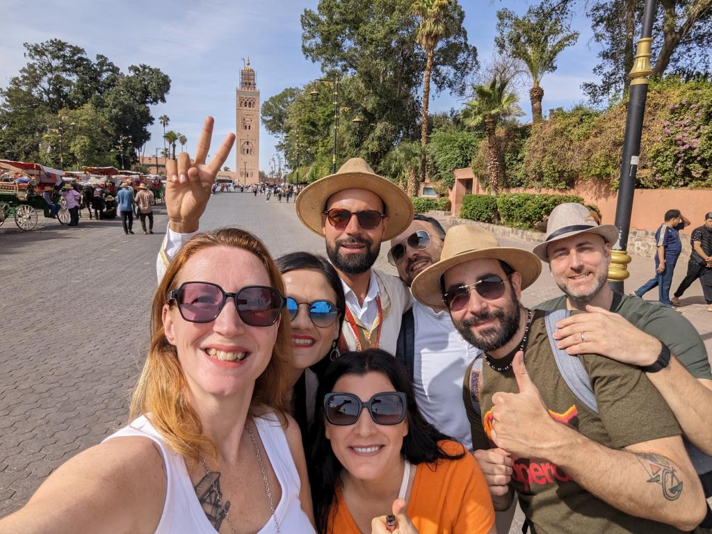 Io e i miei amici a Marrakech con la guida Youssef