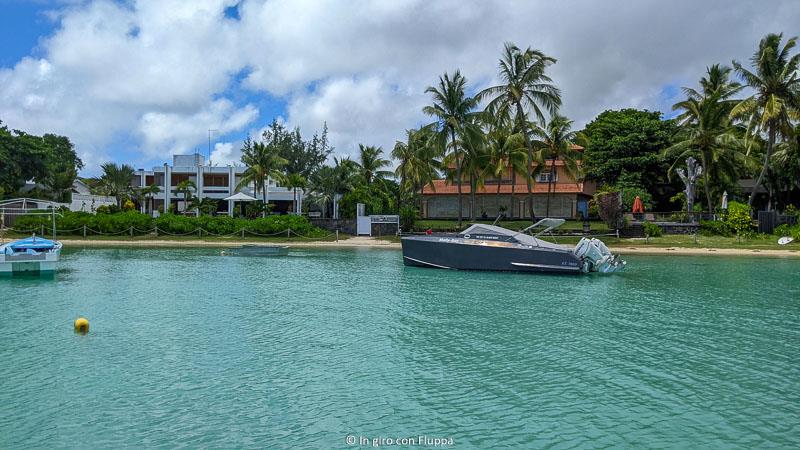 Escursione su barca con fondo di vetro a Bain Boeuf beach, Mauritius