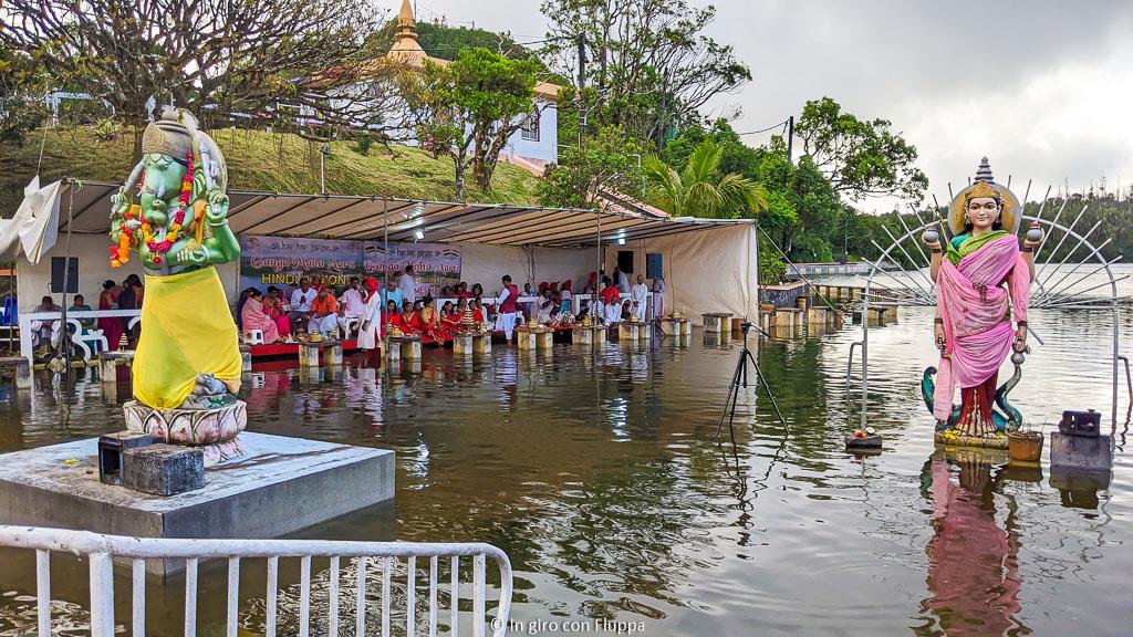 Fedeli riuniti al tempio del Grand Bassin, Mauritius