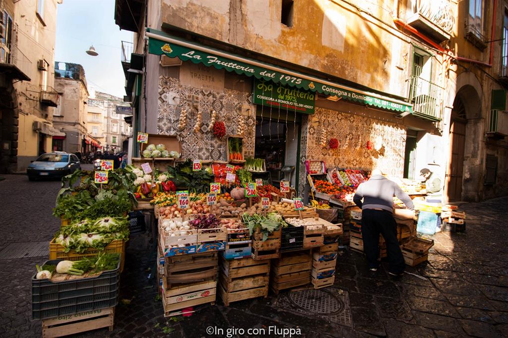 Sanita' district ' - fruit market