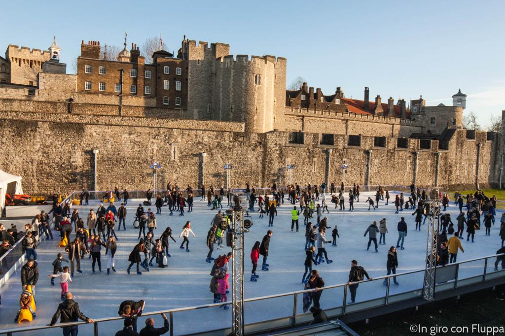 Natale a Londra - Tower of London Ice Rink Natale a Londra - Tower of London Ice Rink