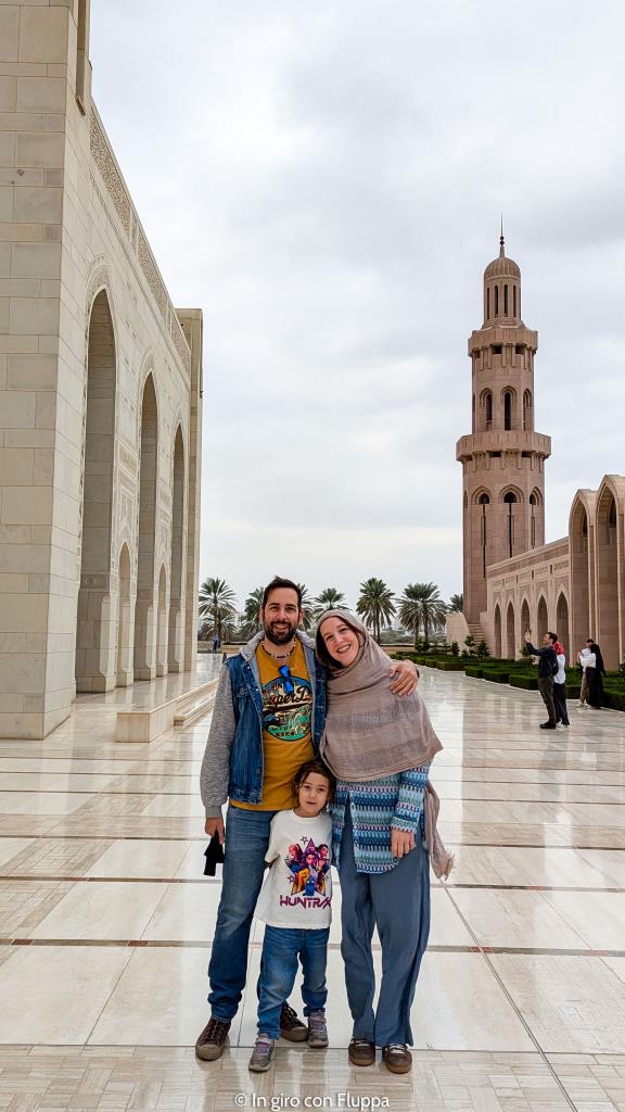 Fluppa, Mazz e Vicky nella Sultan Qaboos Grand Mosque