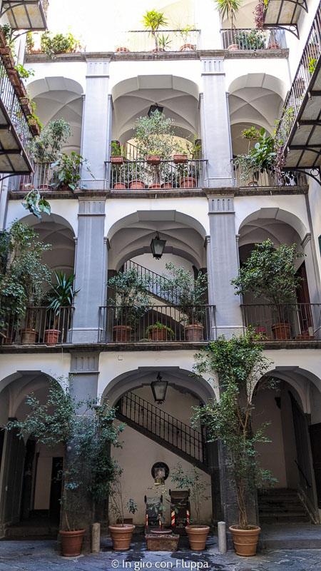 Palazzo Cattaneo-Barberini, Quarieri Spagnoli di Napoli