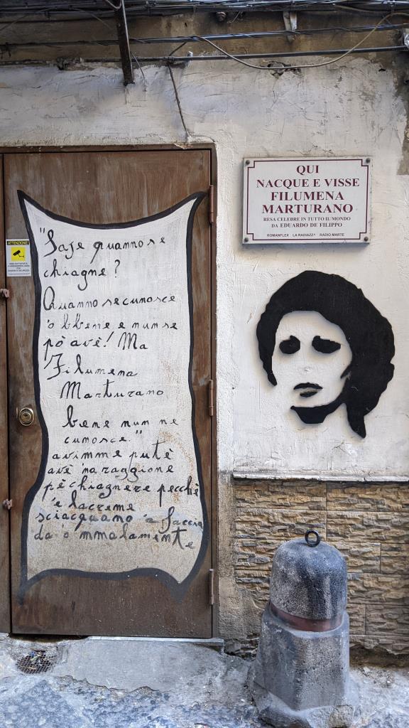Murale di Filomena Marturano nei Quartieri Spagnoli di Napoli