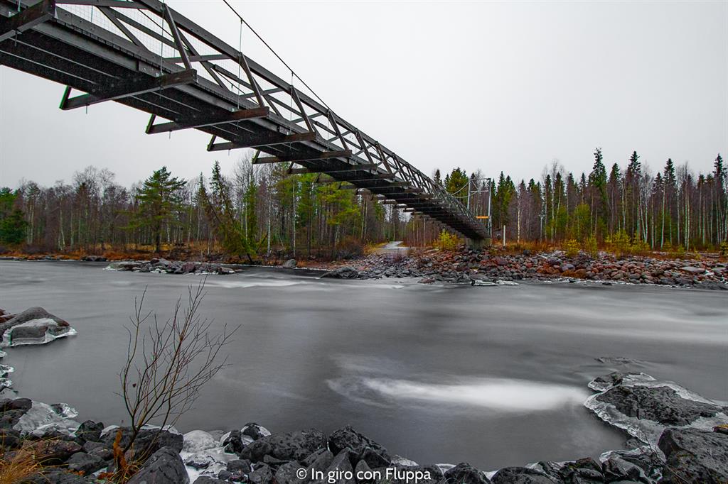 Cosa vedere a Rovaniemi e dintorni: Vikaköngäs bridge