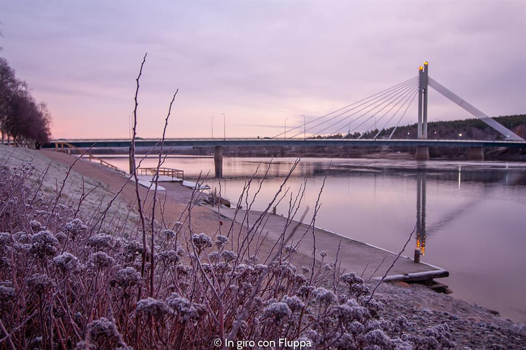 Cosa vedere a Rovaniemi e dintorni: Lumberjack's candle bridge