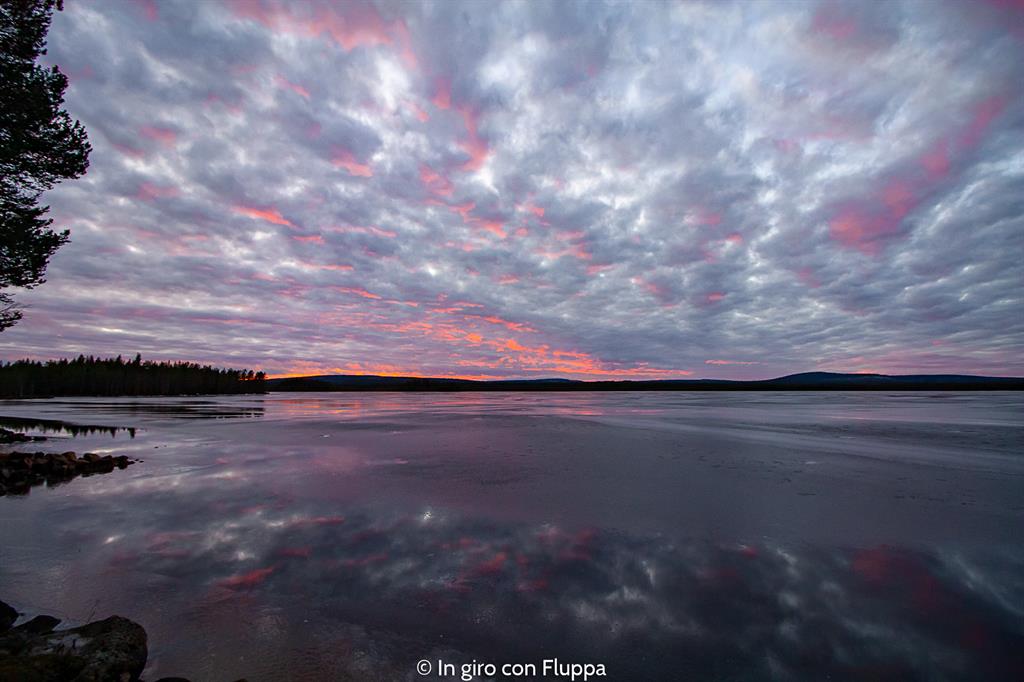 Cosa vedere a Rovaniemi e dintorni: tramonto sul lago