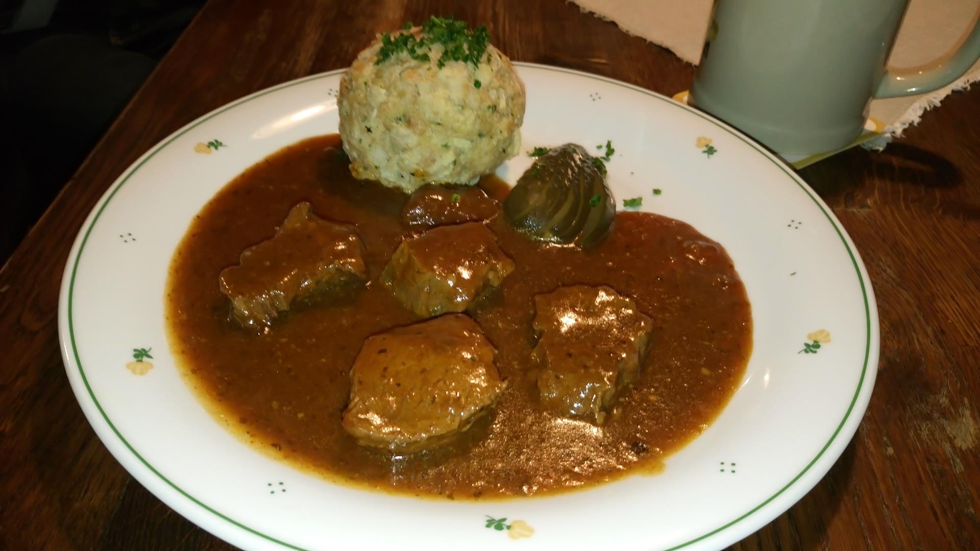 Dove mangiare a Salisburgo - trattoria Zwettlers, goulash e knodel