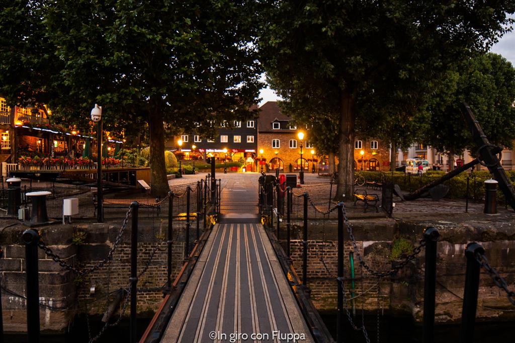 Angolini nascosti di Londra: St.Katharine Docks, Dickens Inn