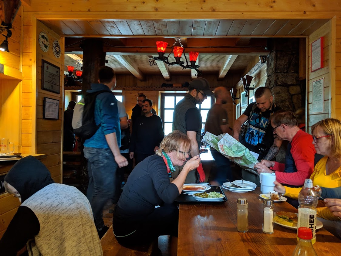 Trekking in Polonia, escursione sui Monti Tatra: ostello a Dolina Pieciu Stawów
