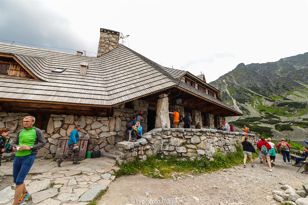 Trekking in Polonia, escursione sui Monti Tatra: ostello a Dolina Pieciu Stawów