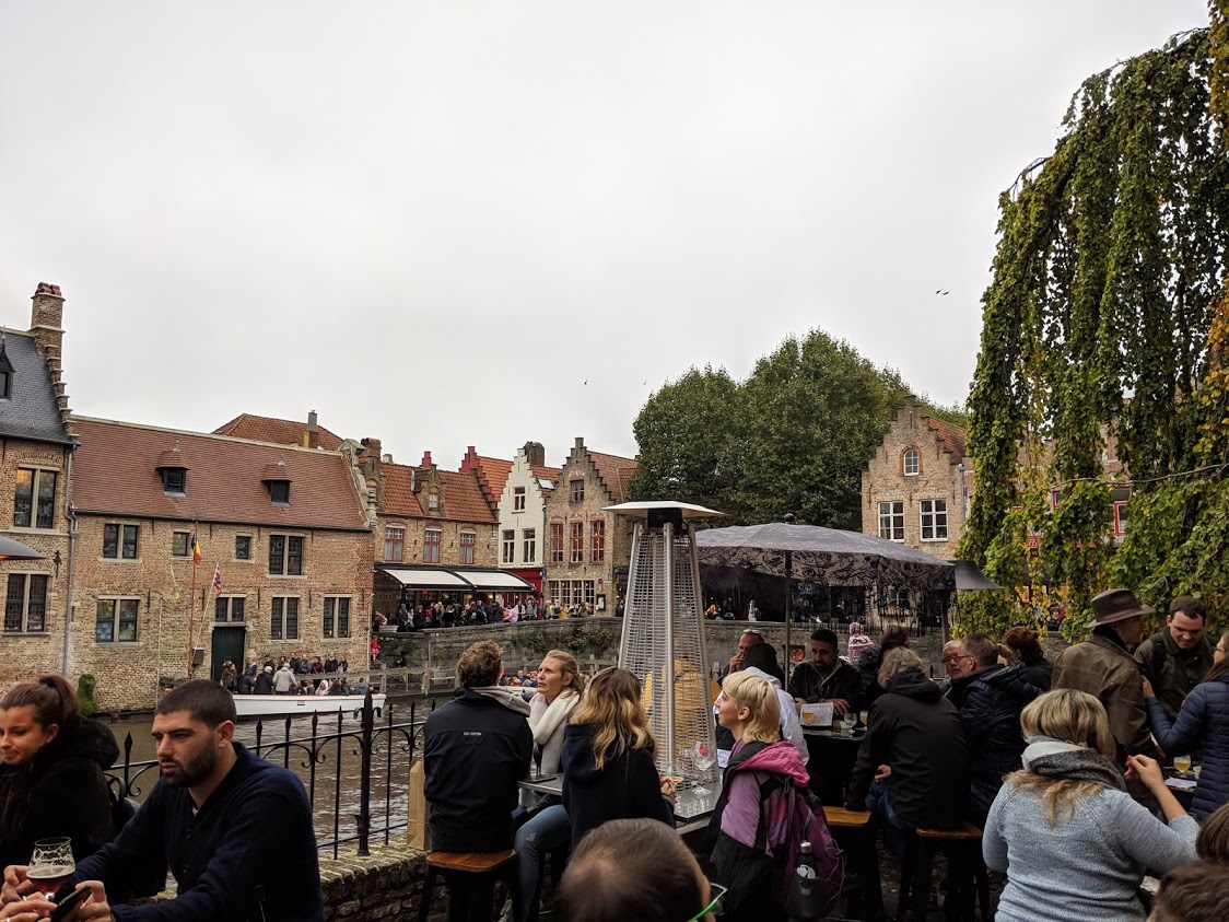 Cosa vedere a Bruges in un giorno: pub 2be