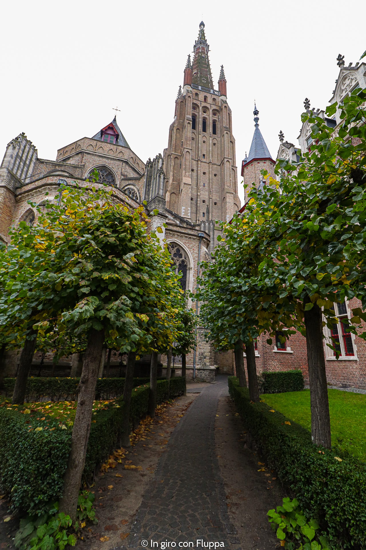 Cosa vedere a Bruges in un giorno: Chiesa di nostra Signora