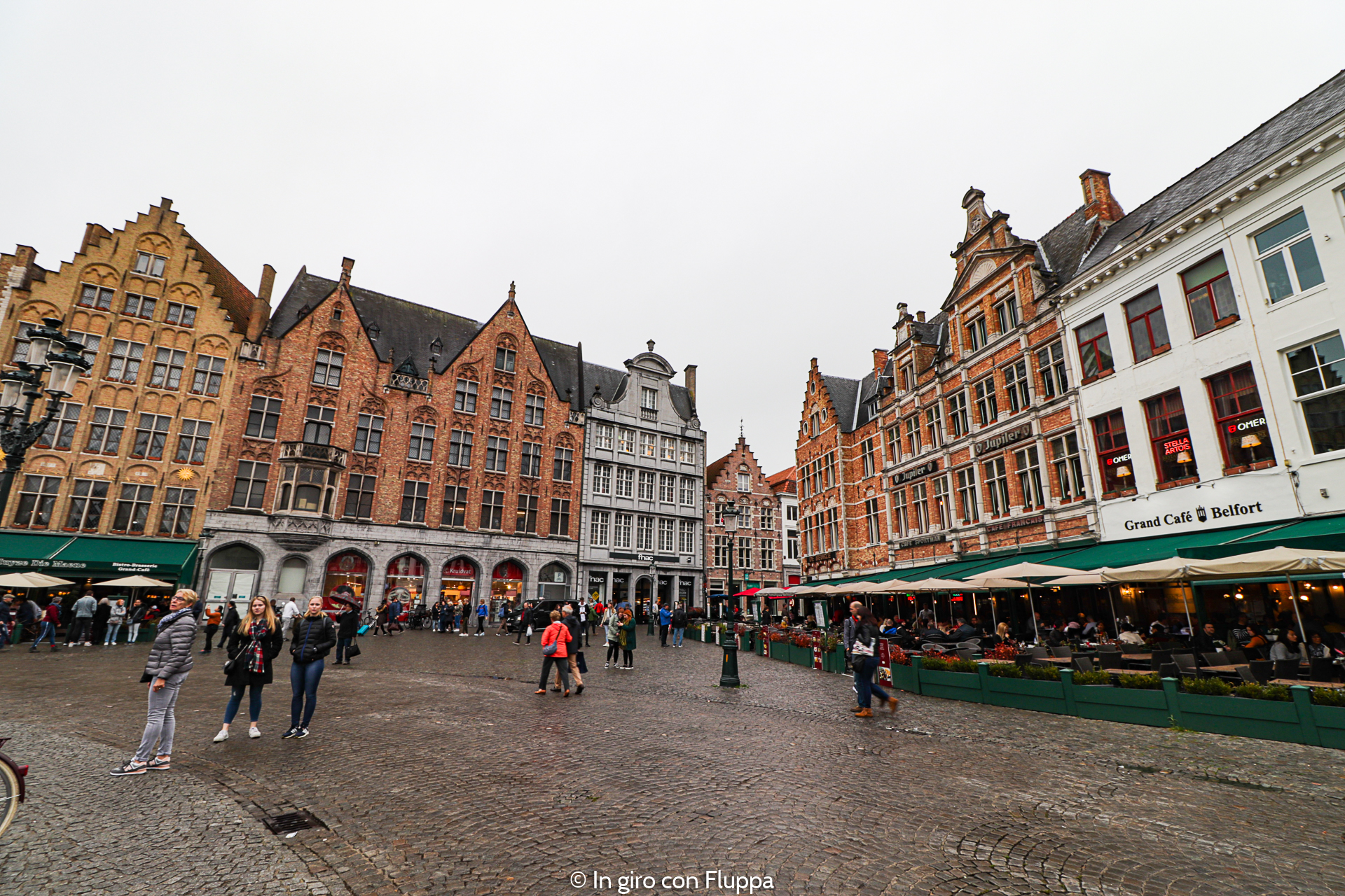 Cosa vedere a Bruges in un giorno: Piazza del Mercato