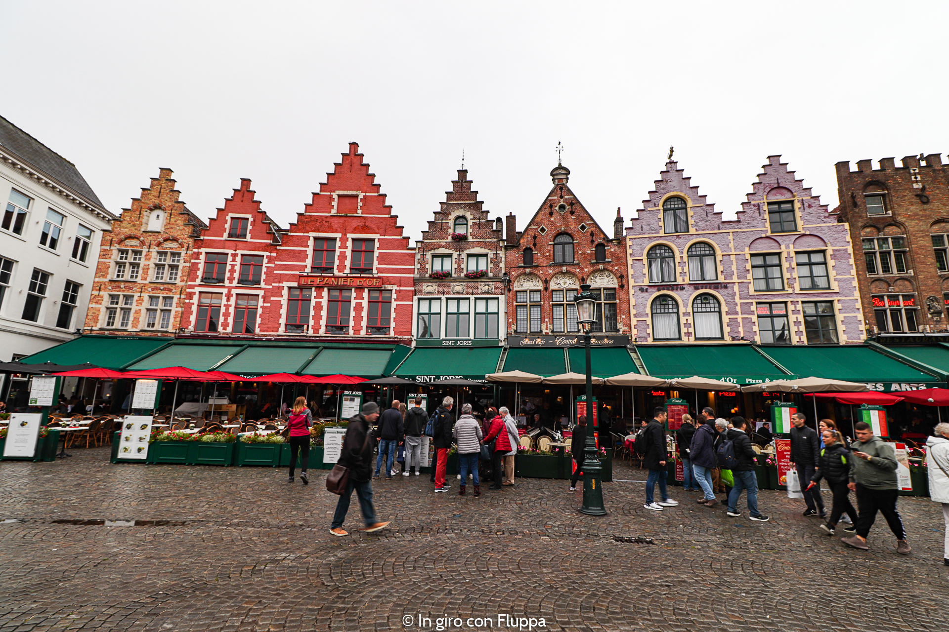 Cosa vedere a Bruges in un giorno: Piazza del Mercato
