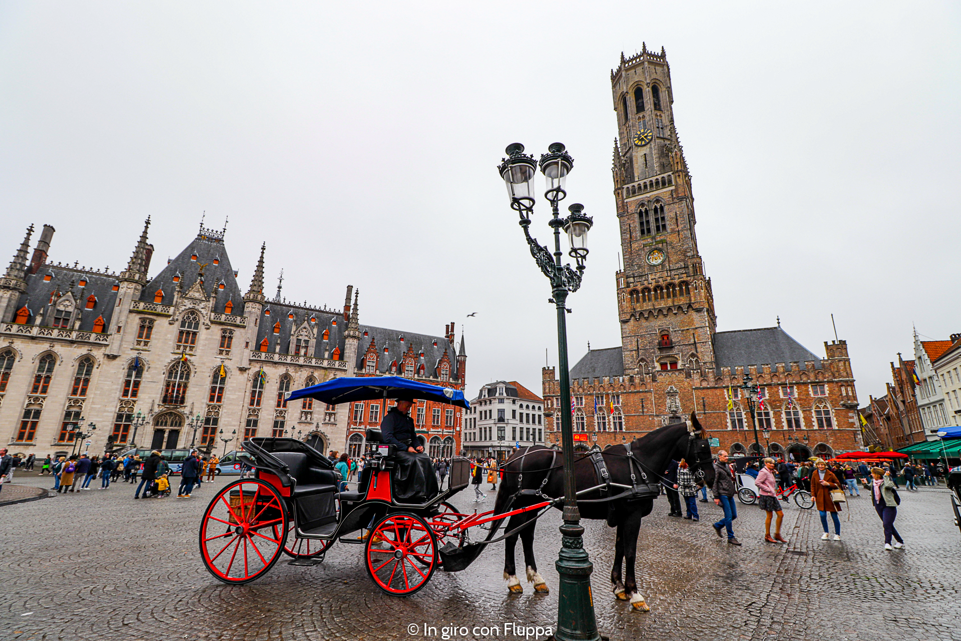 Cosa vedere a Bruges in un giorno: Piazza del Mercato