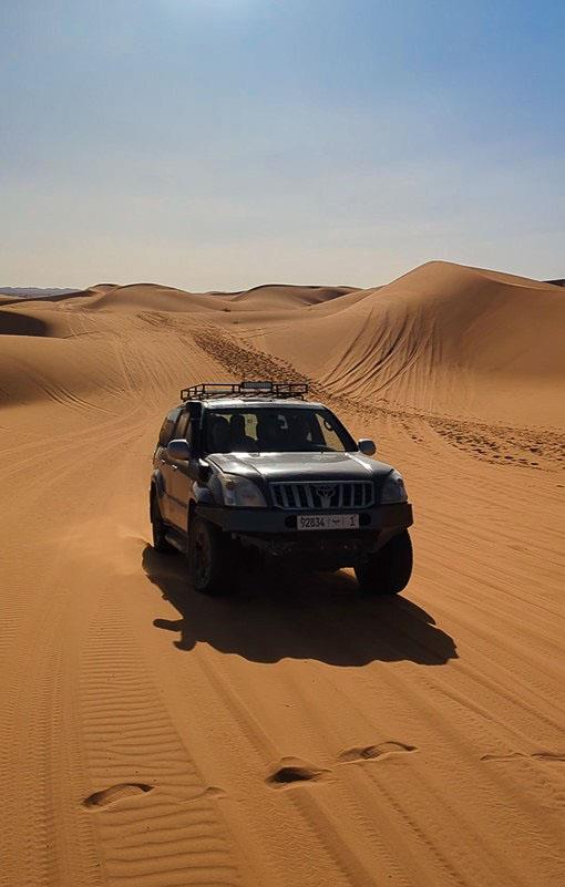 Auto 4x4 sulle dune del deserto di Merzouga