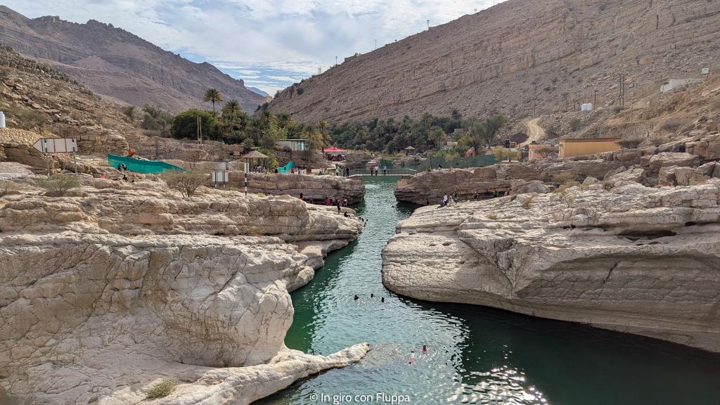 Acqua cristallina del Wadi Bani Khalid, Oman