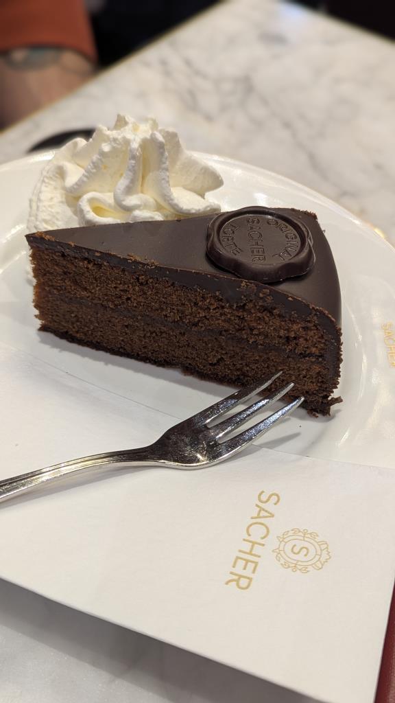Fetta di Sacher torte, Hotel Sacher, Vienna