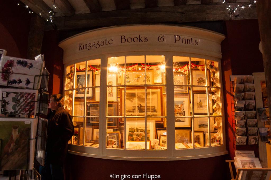 Winchester, vetrina di una libreria