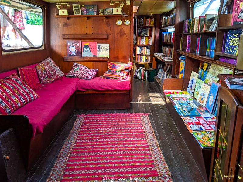 Words on the Water, un negozio di libri sull'acqua a Londra