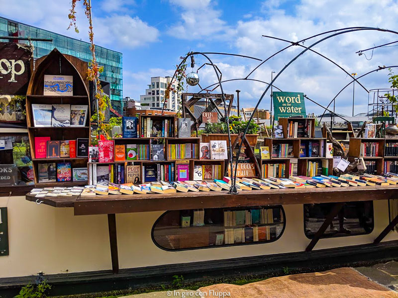 Words on the Water, un negozio di libri sull'acqua a Londra