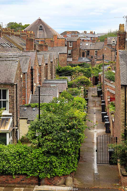 Camminare sulle mura di York