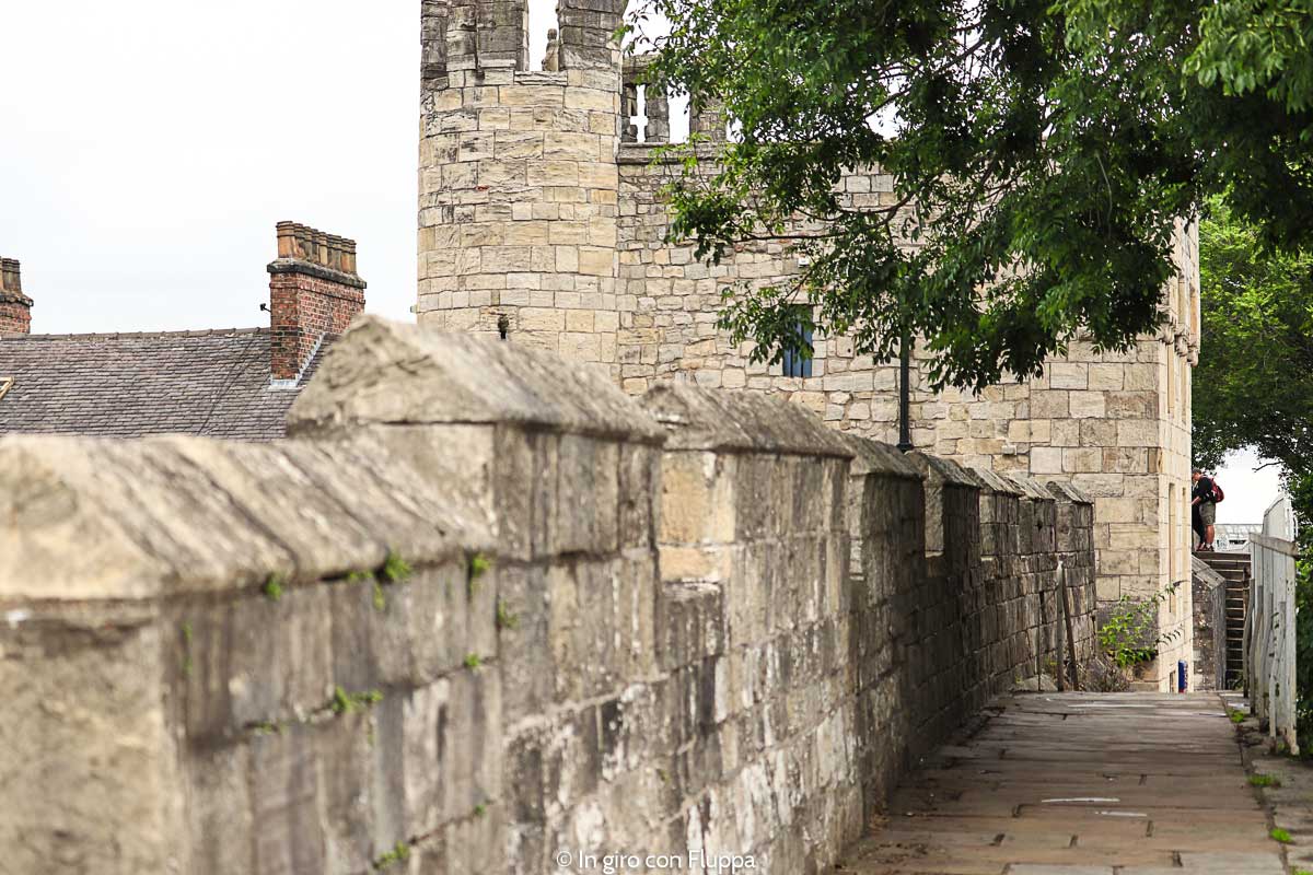 Camminare sulle mura di York