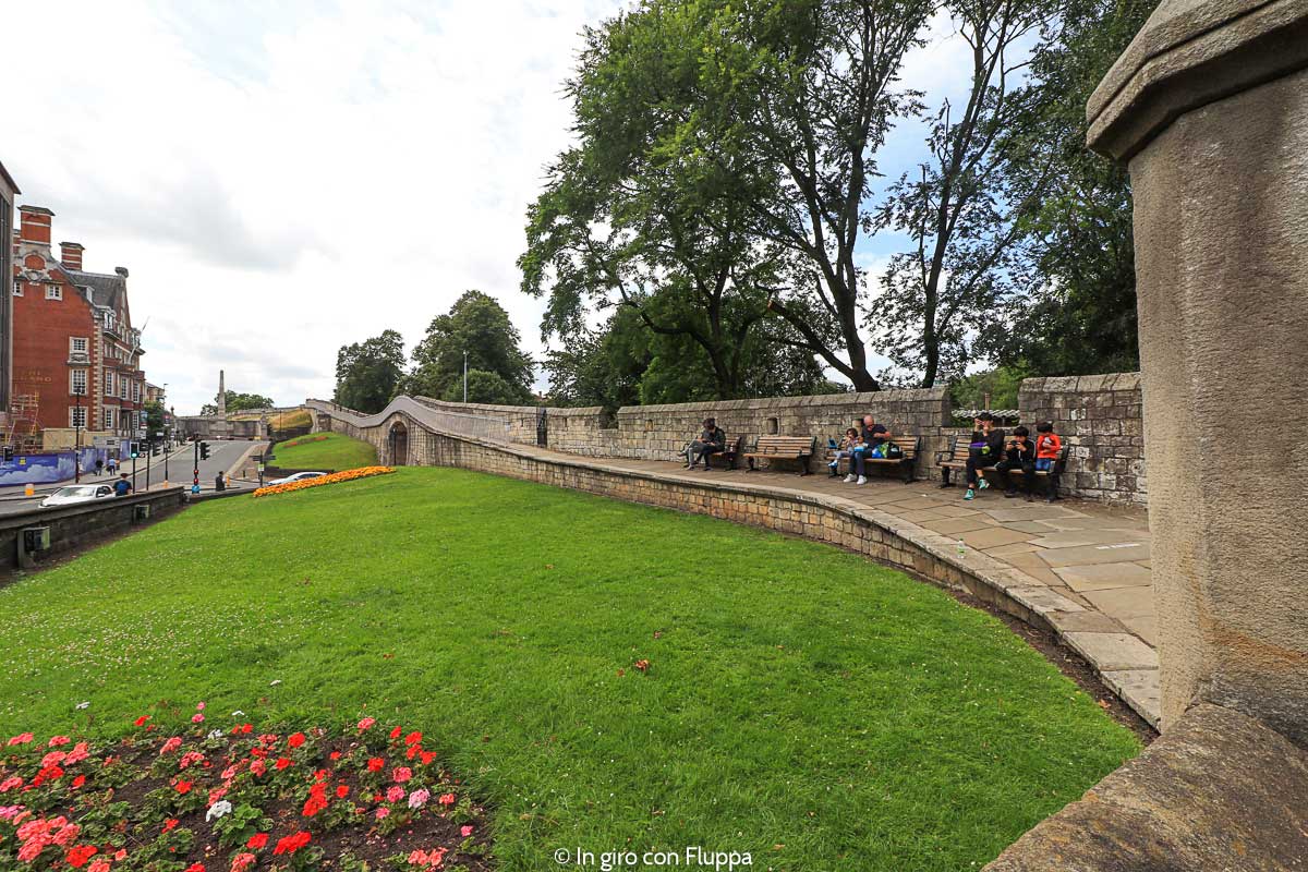 Camminare sulle mura di York